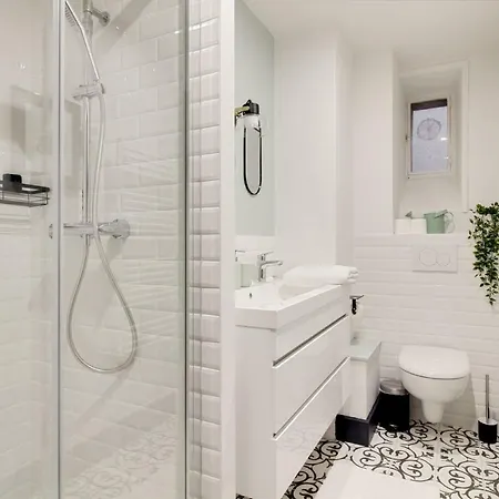 Sous Le Cèdre - Au Cœur De * Nantes