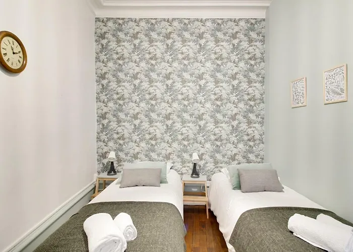 Sous Le Cedre - Au Coeur De * Нант