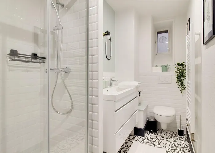 Sous Le Cedre - Au Coeur De * Nantes